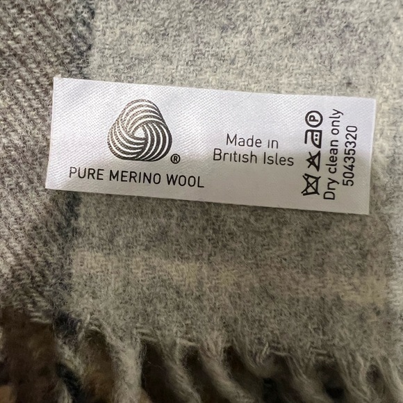 Wrap - Picture 5 of 5